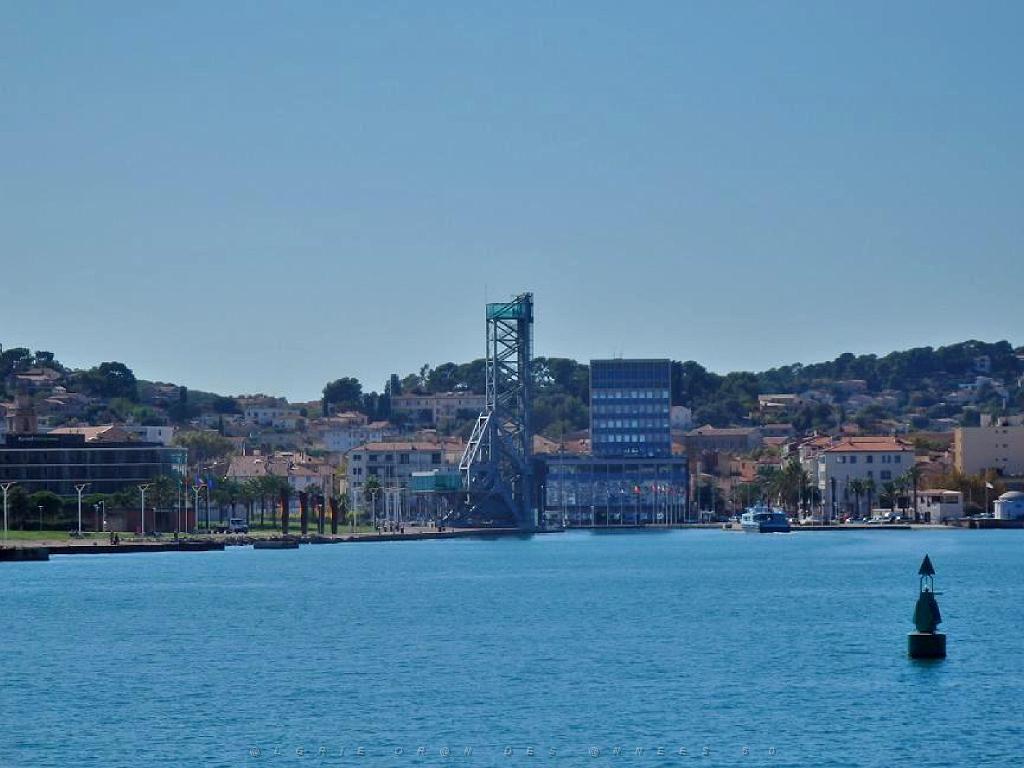 183 TOULON ET SA RADE (83).jpg